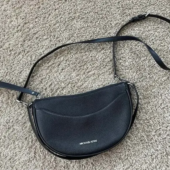 Michael Kors Dover Medium Leather Crossbody Bag - Picture 2 of 4